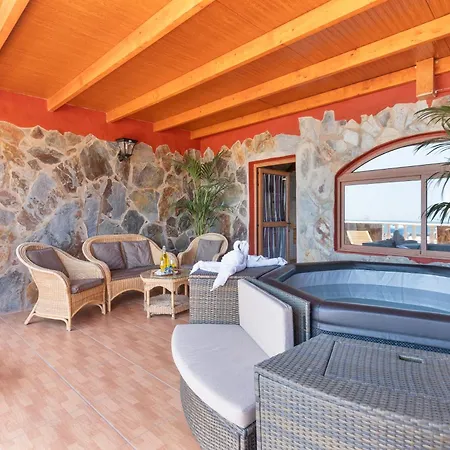 Chabela's Penthouse דירה *